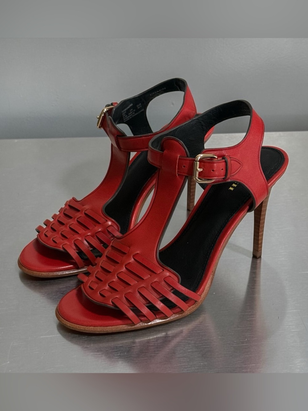 Coach Izzy Red Leather T-Strap Heeled Stiletto Sandals! Size 8.5 - Picture 4 of 12